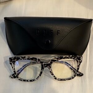 DIFF Leopard Print Blue Light Glasses with Case